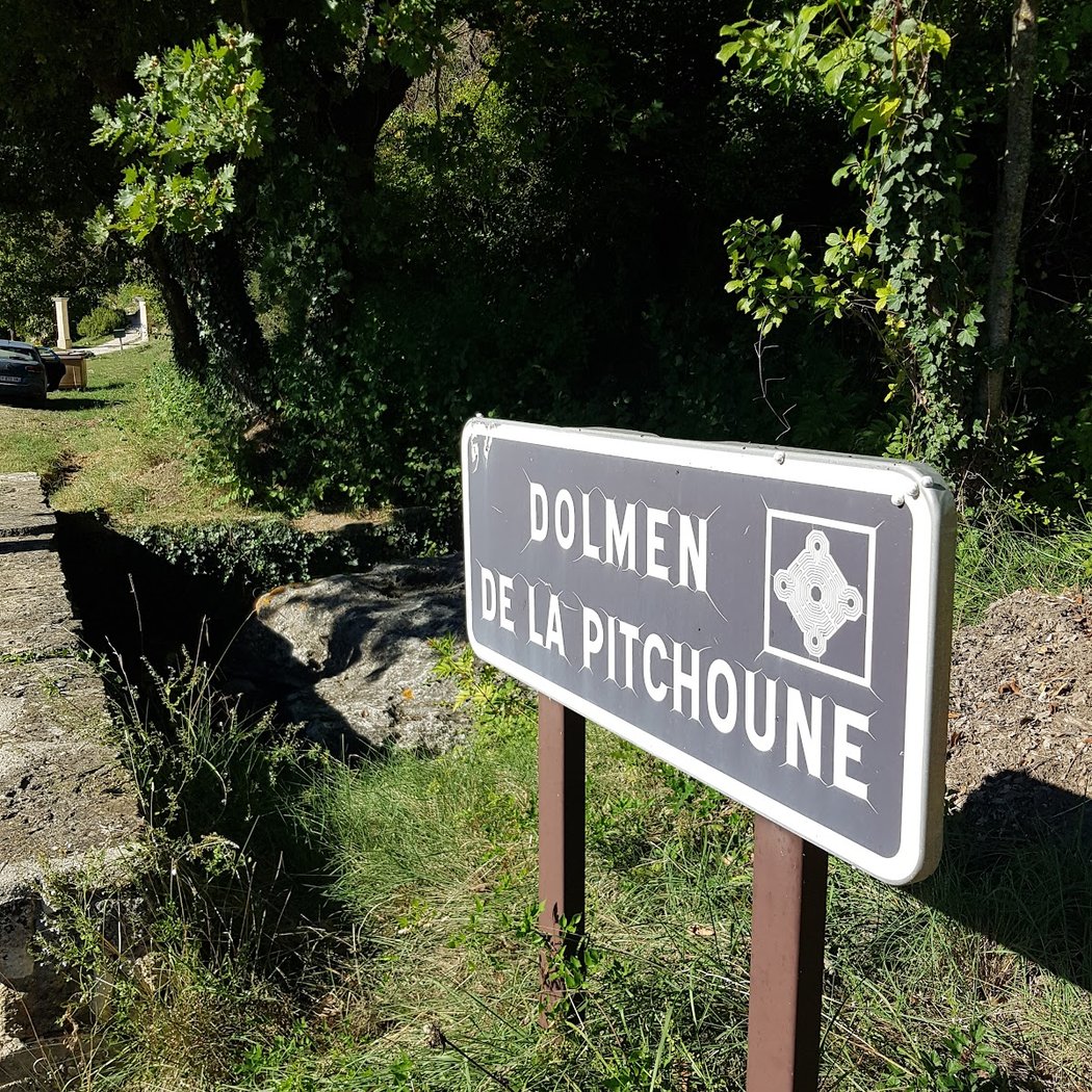 Dolmen de la Pichonne 2