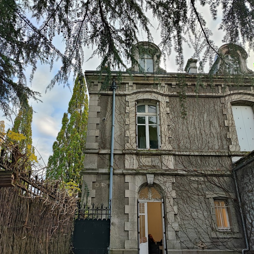 Maison du Peuple X BASE 2