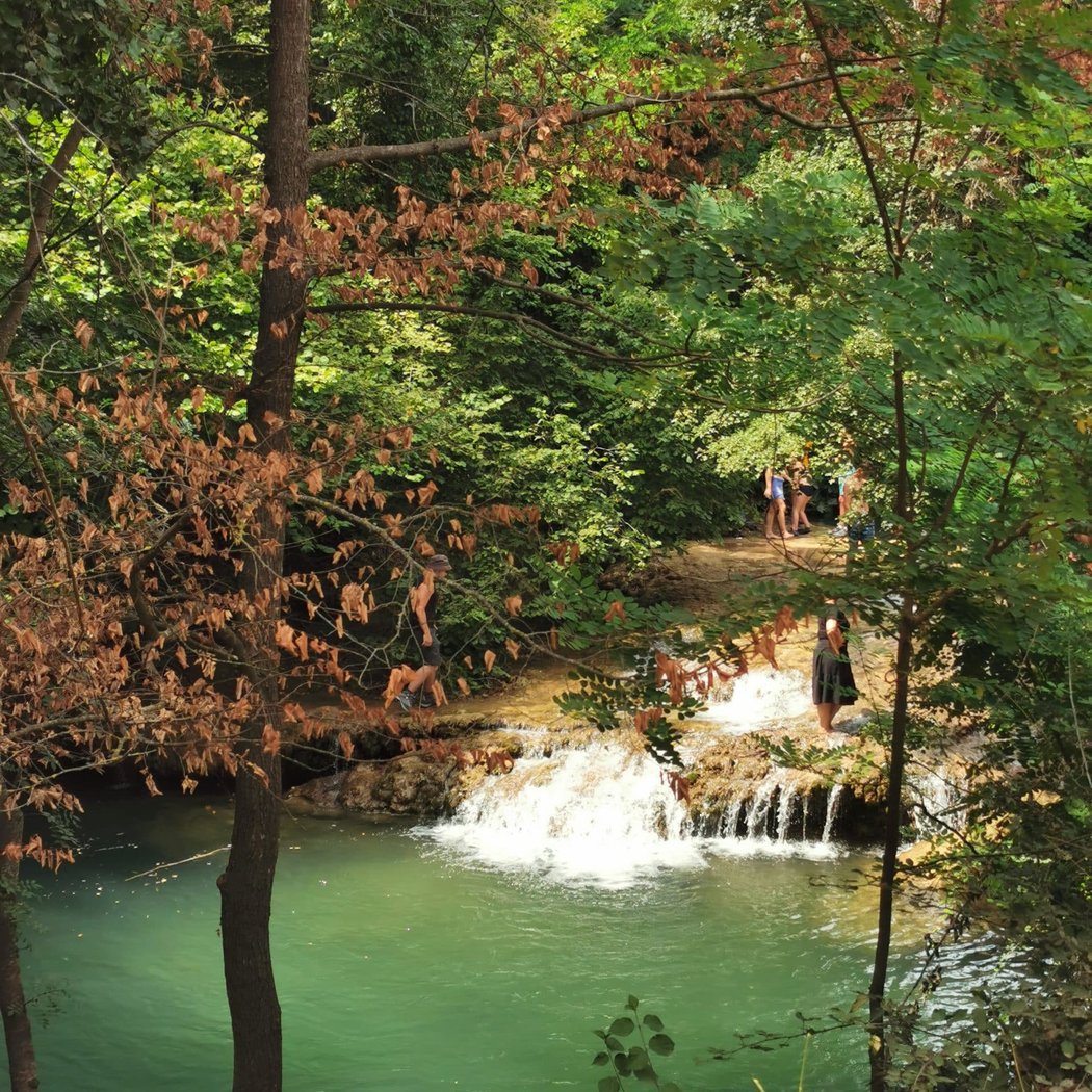 Sillans-la-Cascade 2