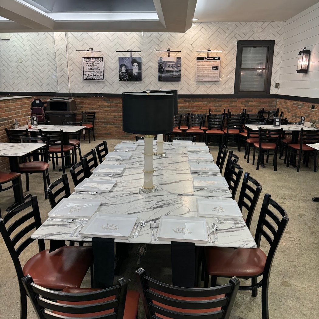 Mendelsohn's Pizza 2