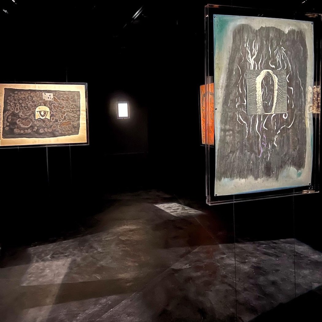 Empty Gallery 3