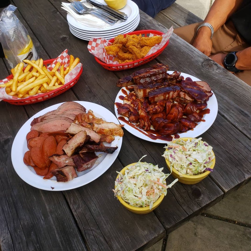 Roderick's BBQ 3