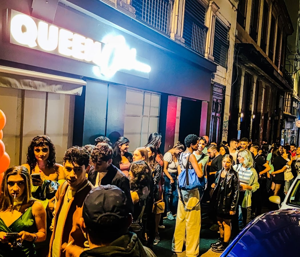 Queen club 1