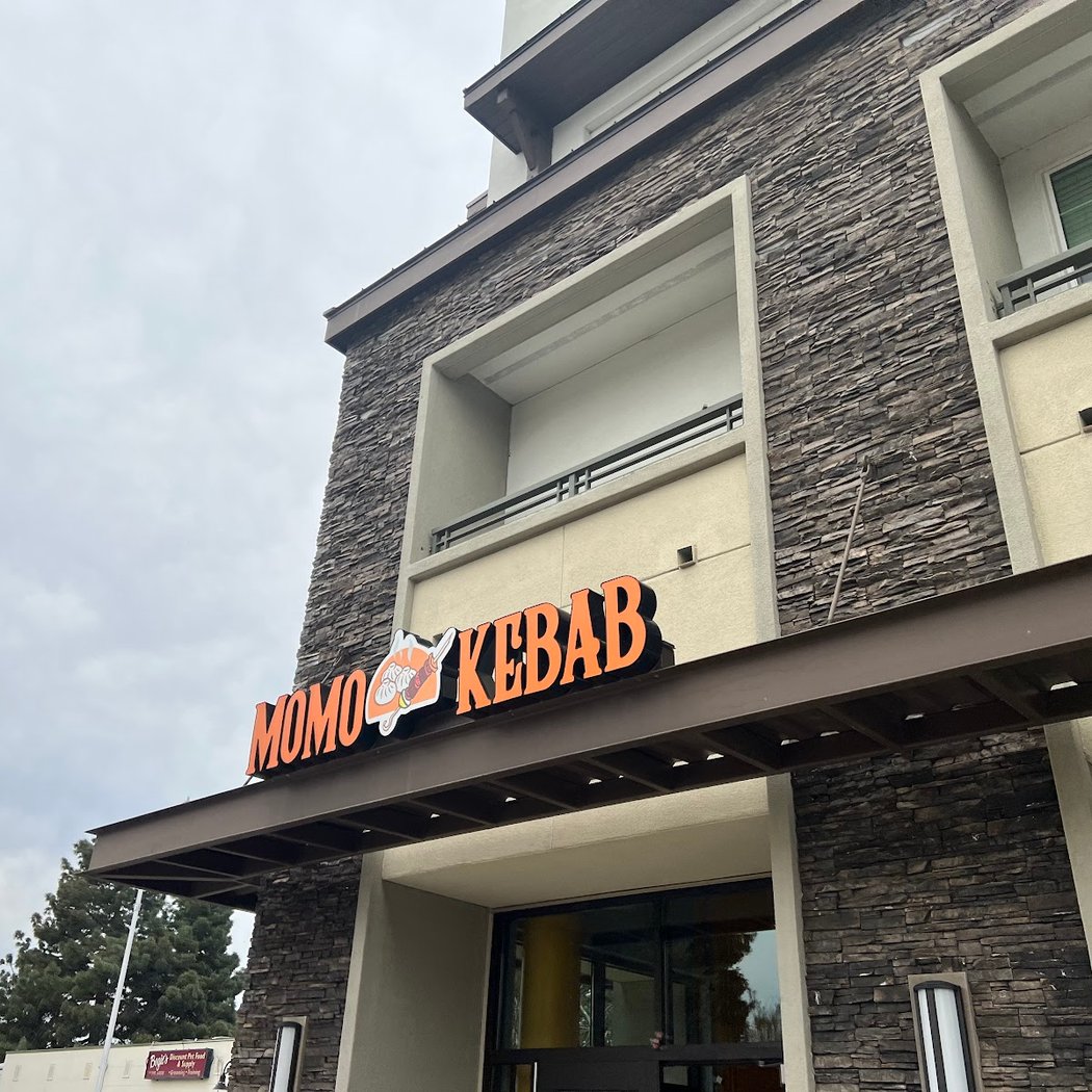 Momo & Kebab 3