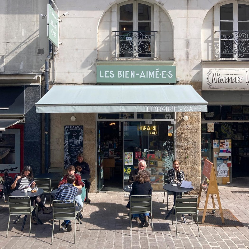 Les Bien-aimé.e.s - Librairie café Nantaise et engagée 2