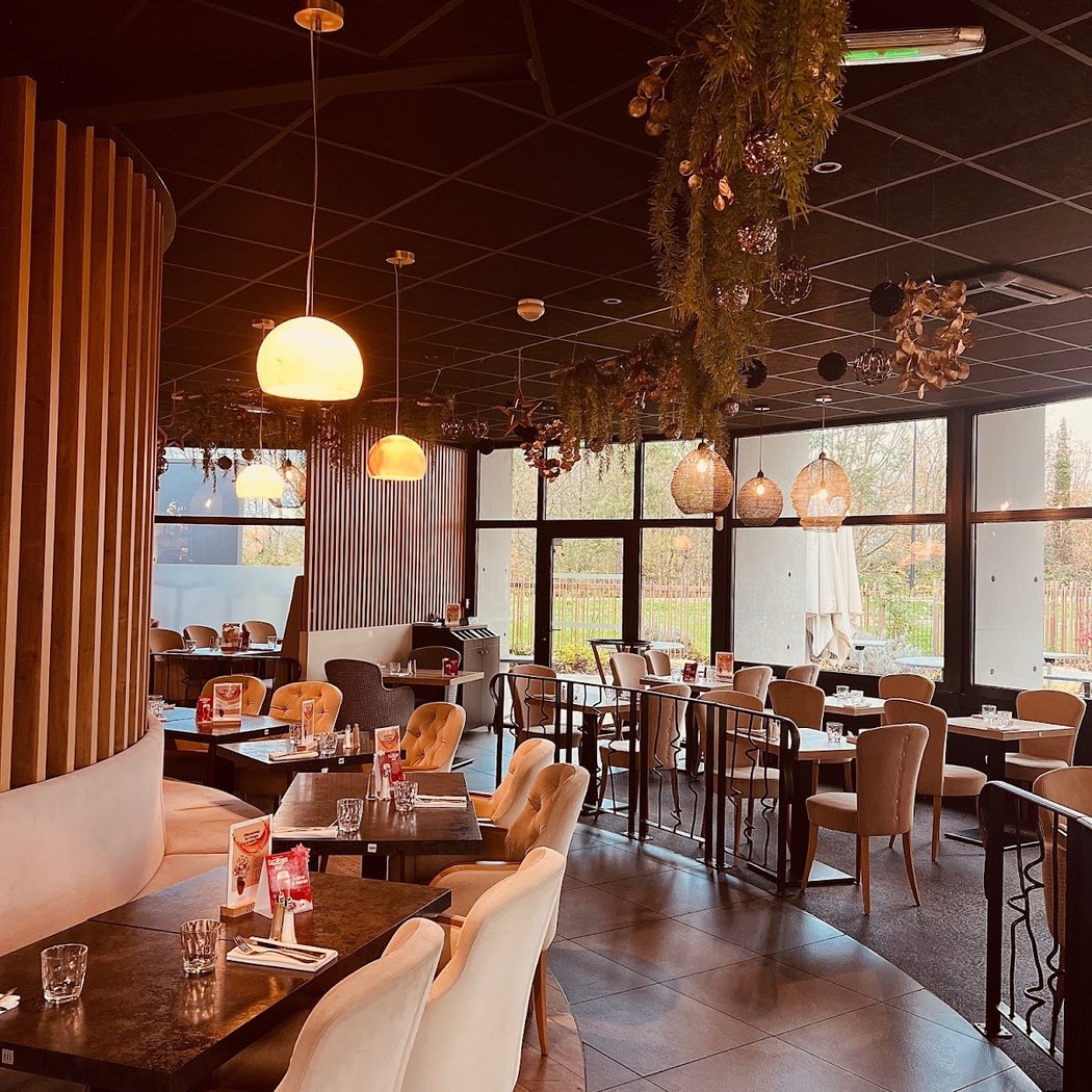 La Taverne - Table de caractère - Montaigu 2