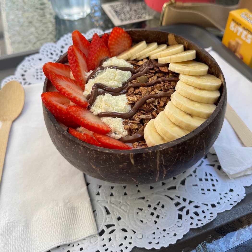 World Green Açaí Bowl Juice 1