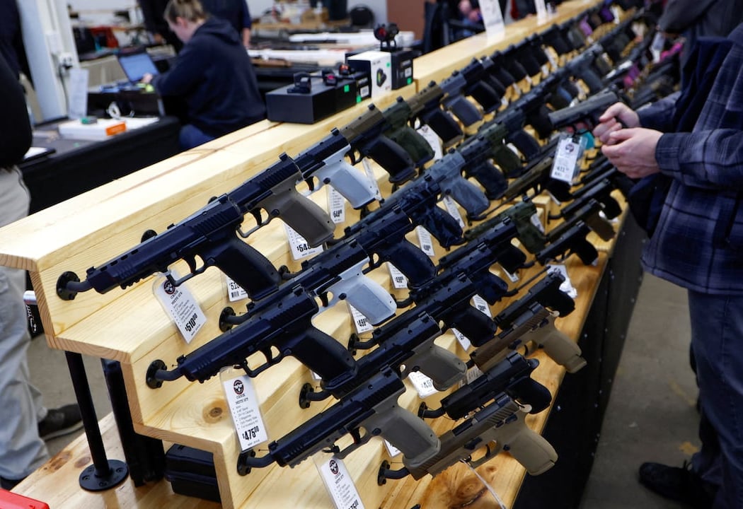 New Era Gun & Knife Show 1