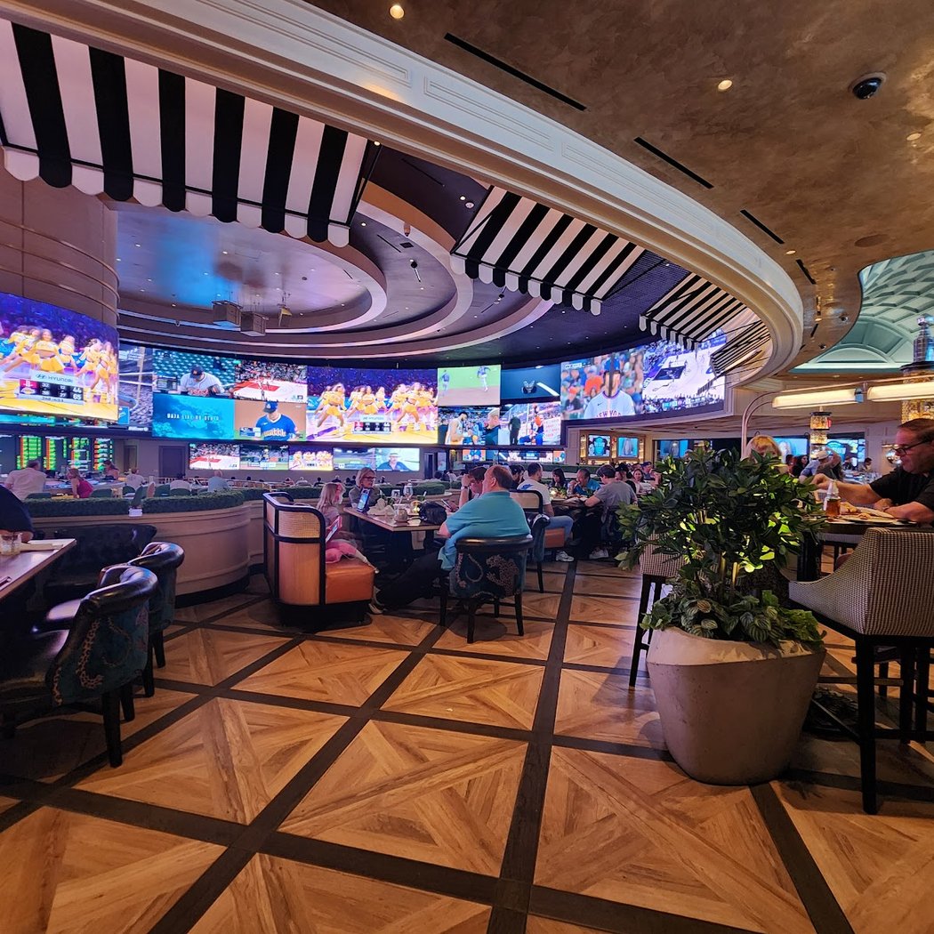 The George Sportsmen's Lounge 3