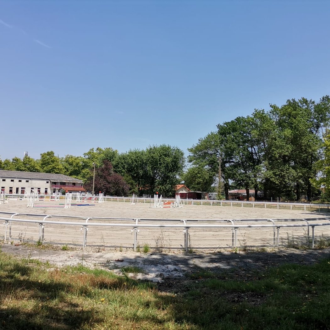Ceb Lons Equestrian Center Du Basacle 2