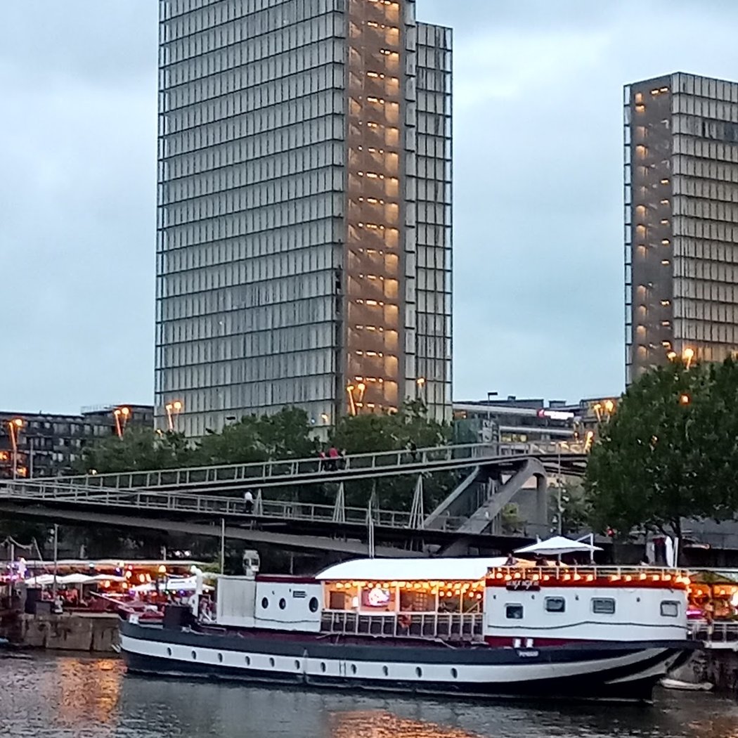 Le Bateau Apéro - Péniche Paris Soirée années 80 4