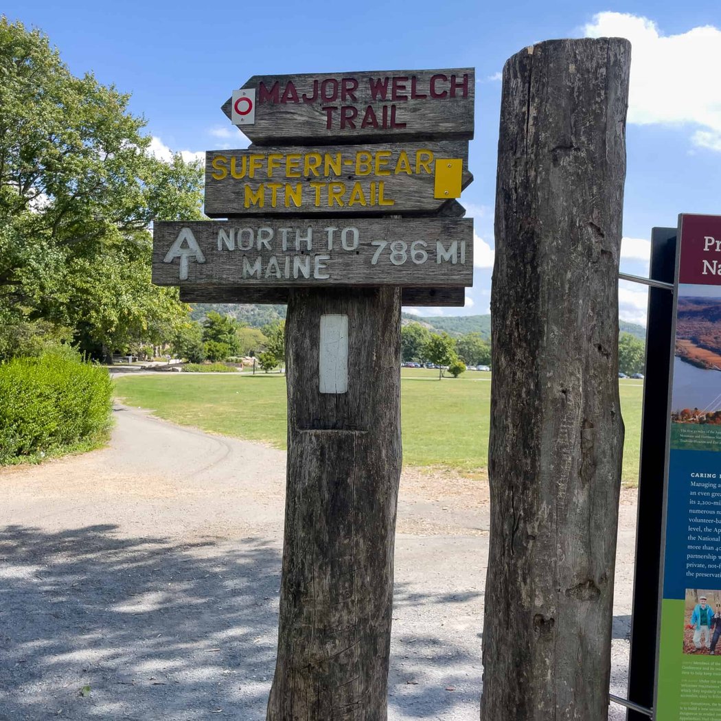 Suffern Bear Mountain Trail Trailhead 4