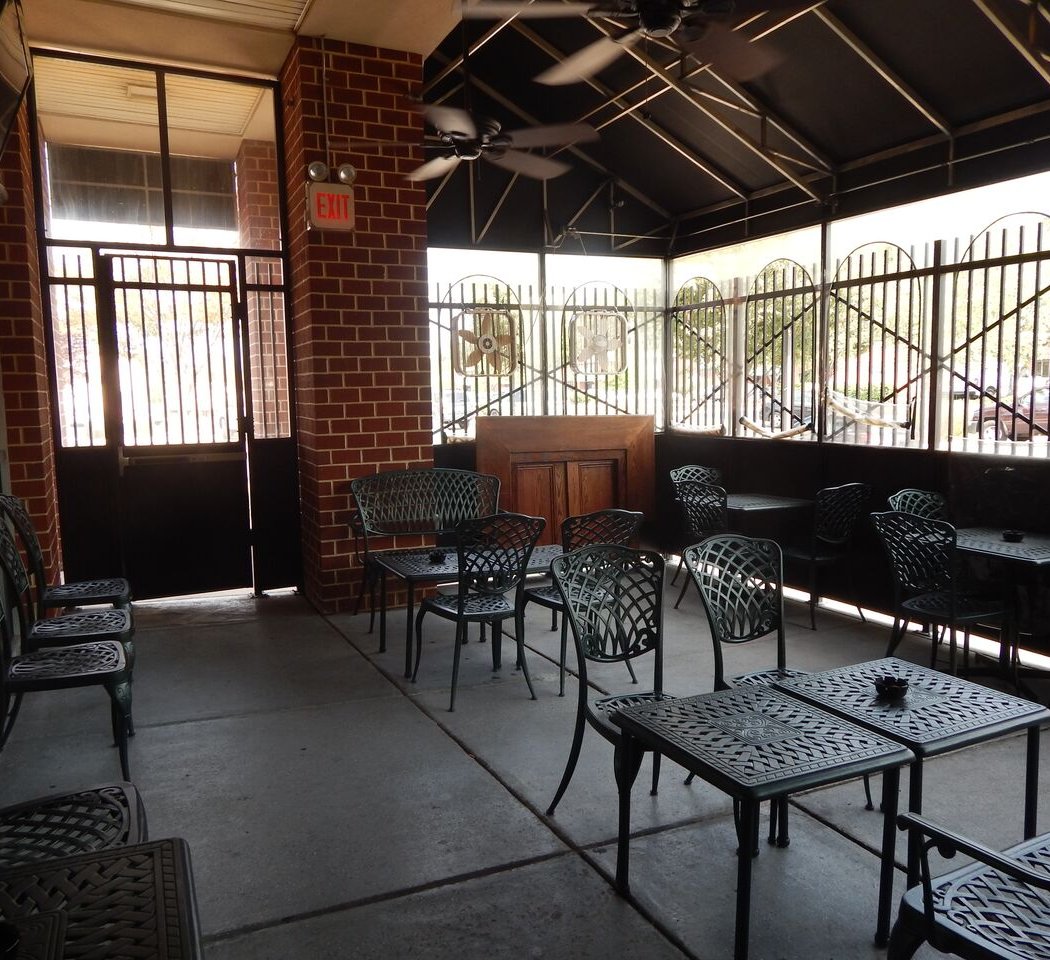Molloy's Irish Pub & Restaurant 2