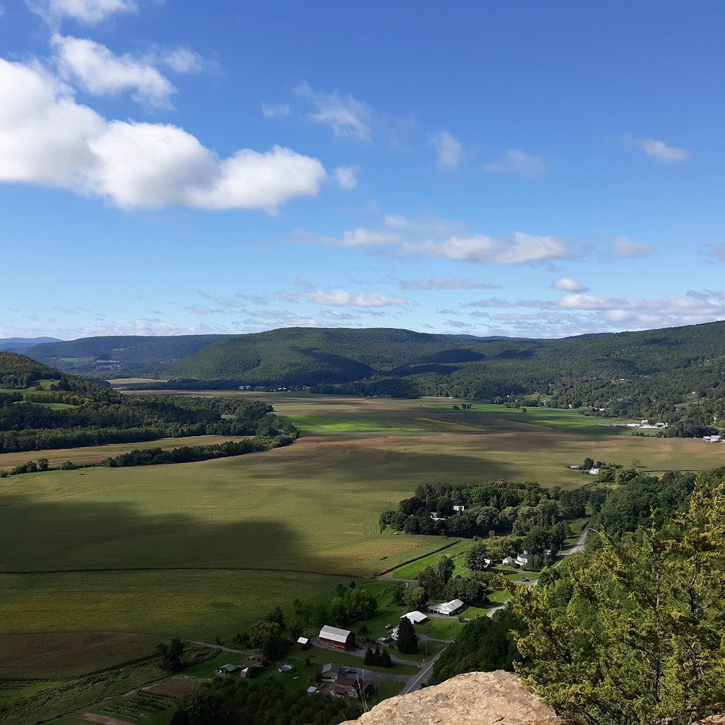 Vroman's Nose Hiking Trail 4