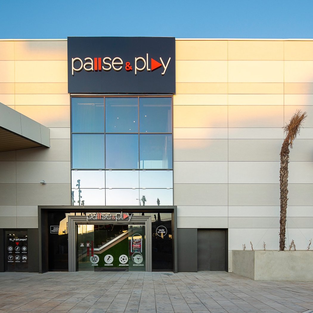 Salón de juego & Sports Bar Pause&Play 3