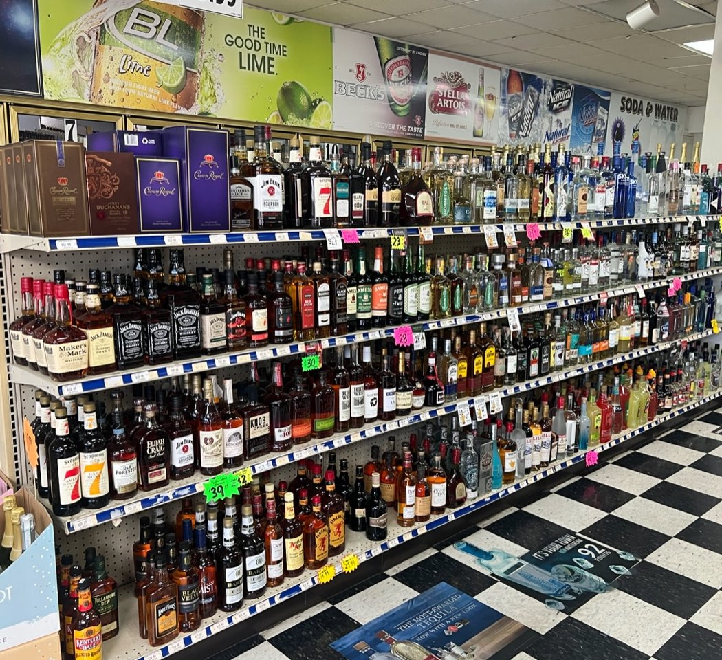 Bodega Avenue Market 1