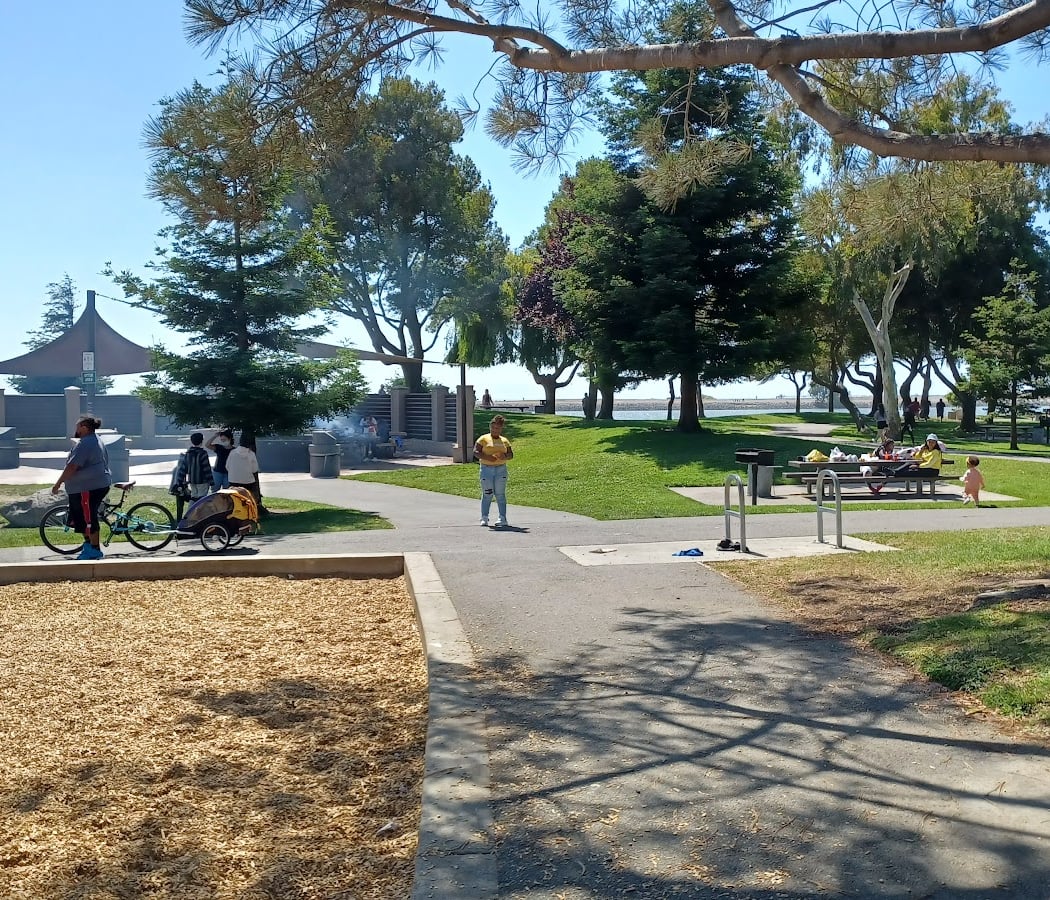 Parking Lot (South) | San Leandro Marina Park 3