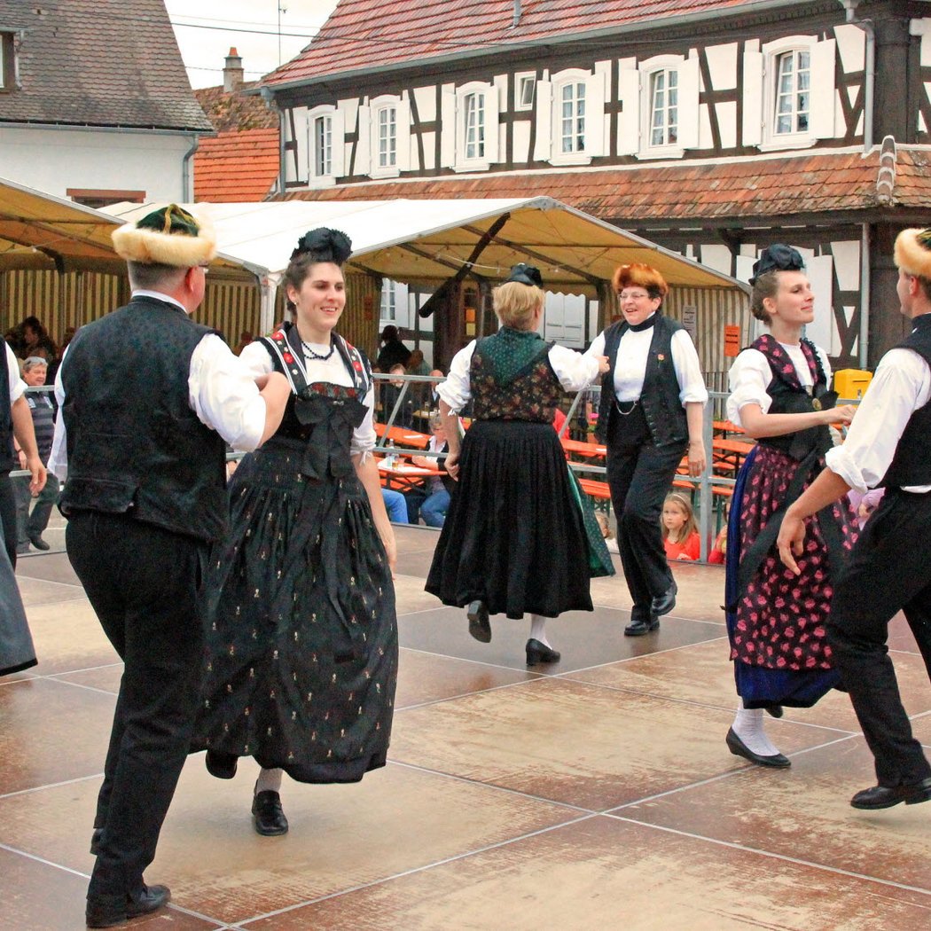 Représentation de danses alsaciennes : Groupe folklorique d'Obermodern 3