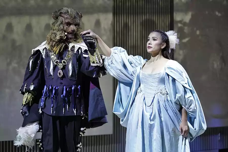 Opera Parallèle: La Belle et la Bête 1