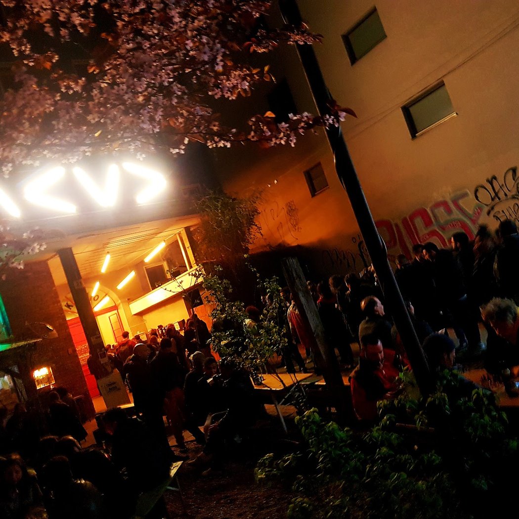 Eröffnungsparty – COME TOGETHER mit Performance, Konzert und DJ 1