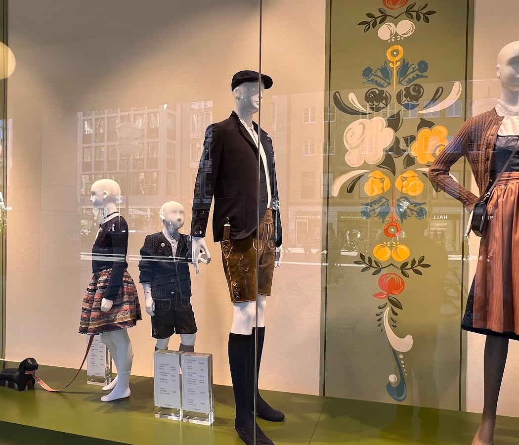 Stick-Pop-Up: Tracht individuell besticken lassen 2