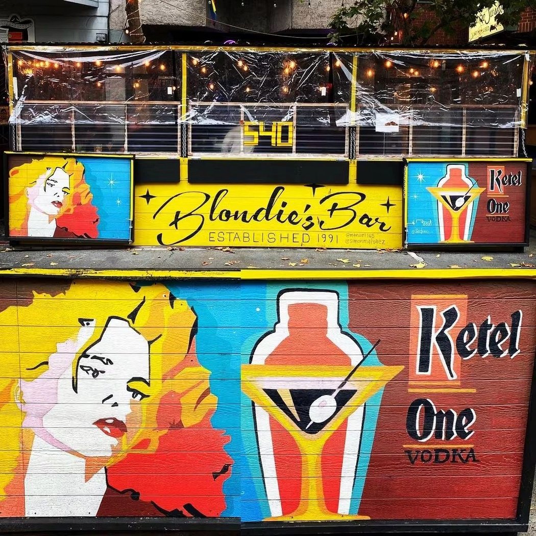 Blondie's Bar 3