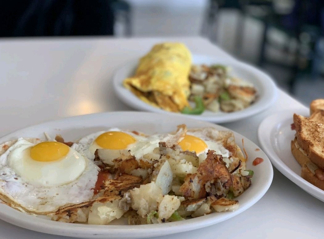 Tom's Depot Cafe 3