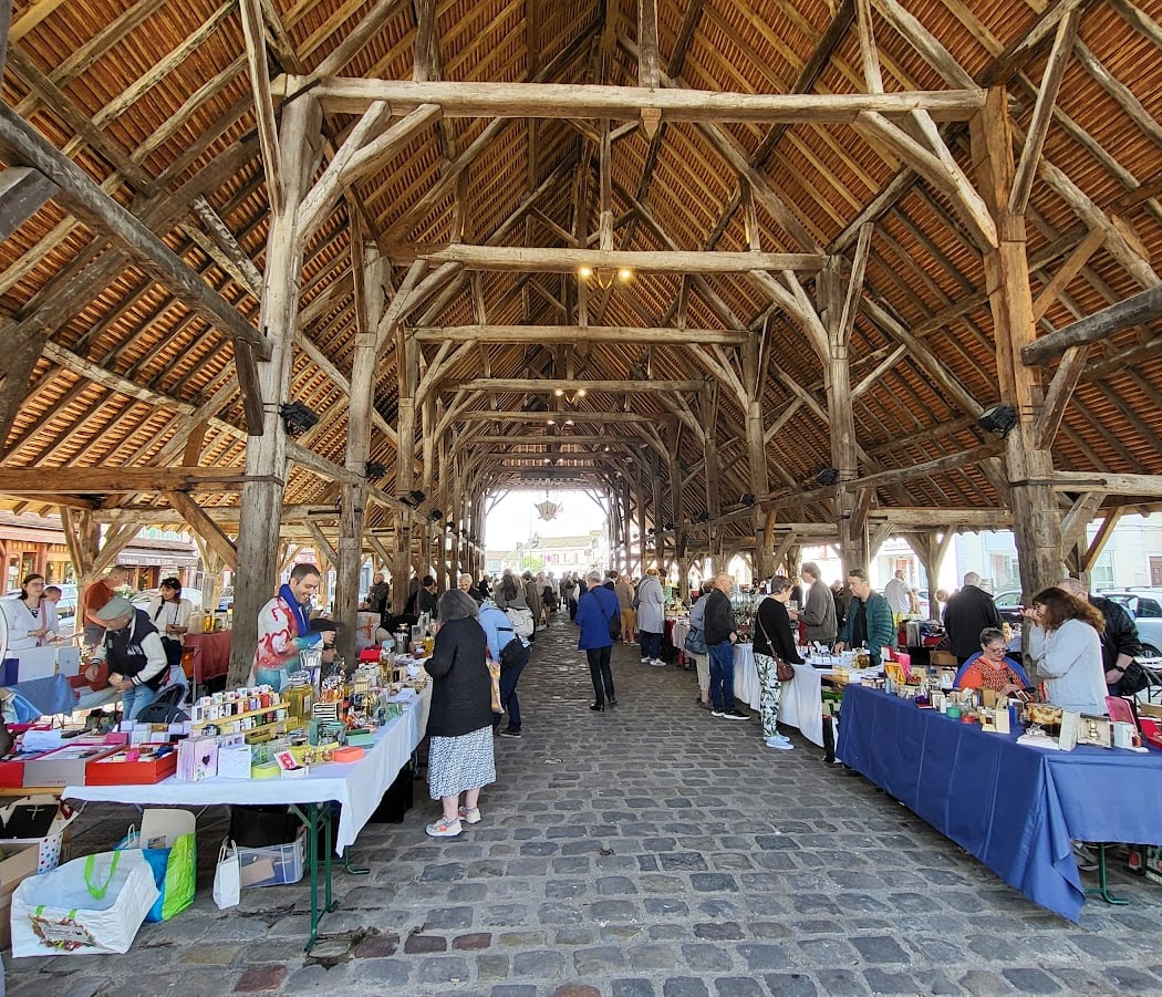 Halle de Milly-la-Forêt 1