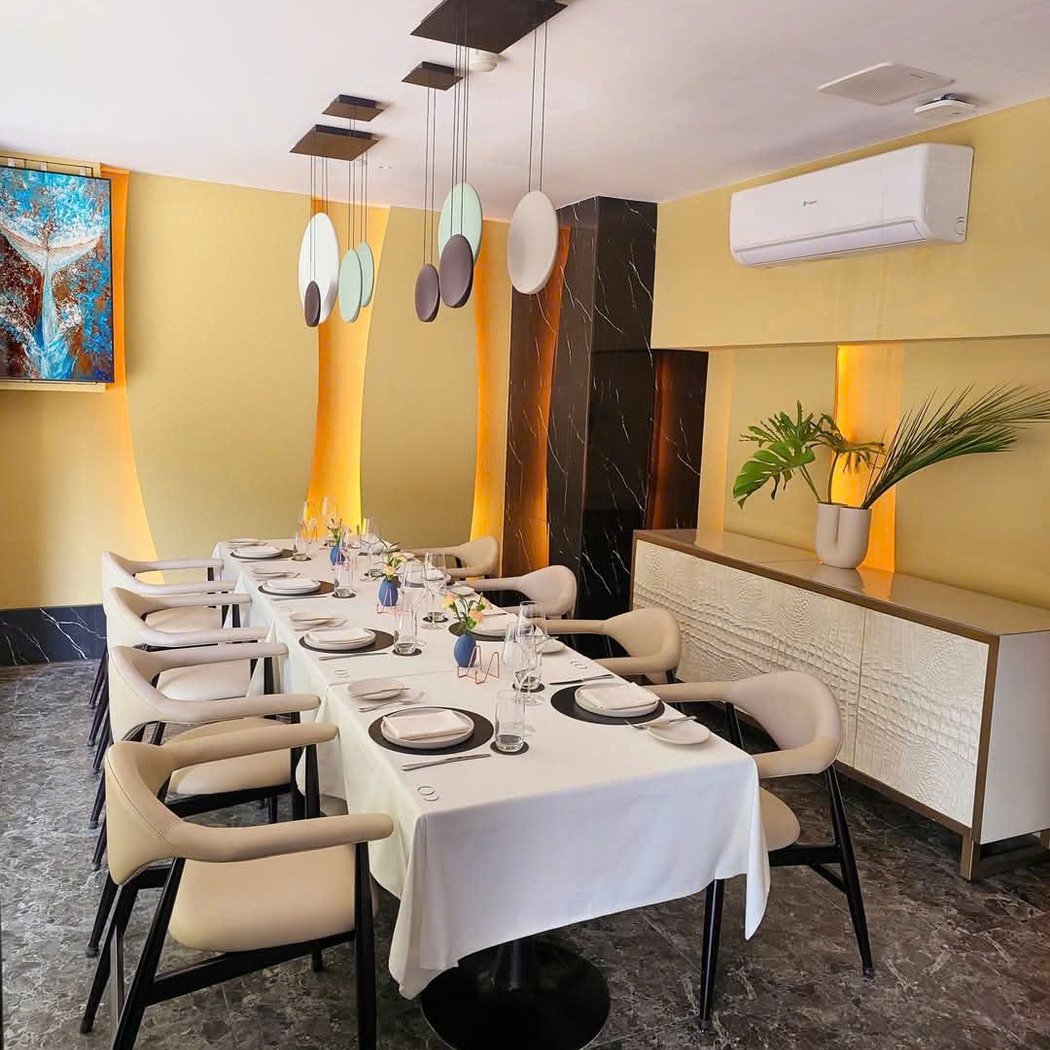 Lune Restaurant and Bar 2