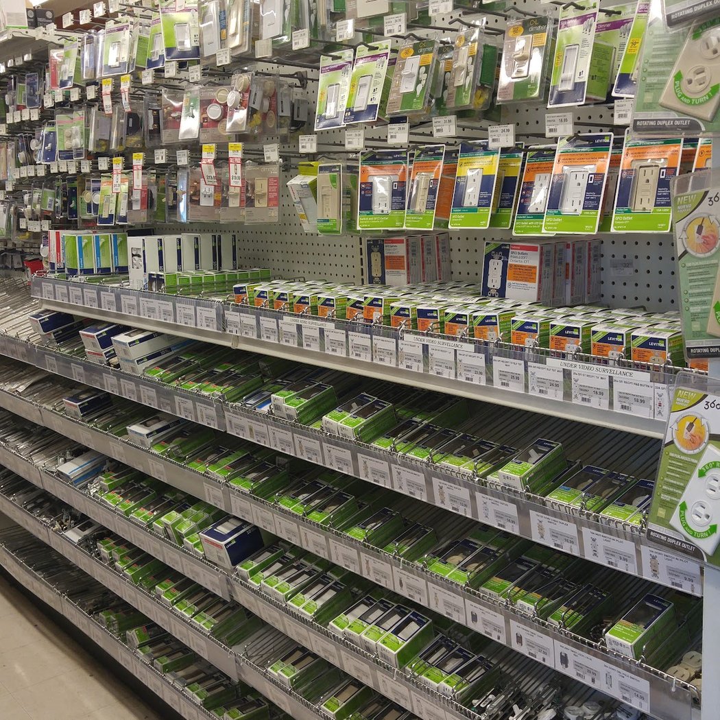 Pete's Ace Hardware 2
