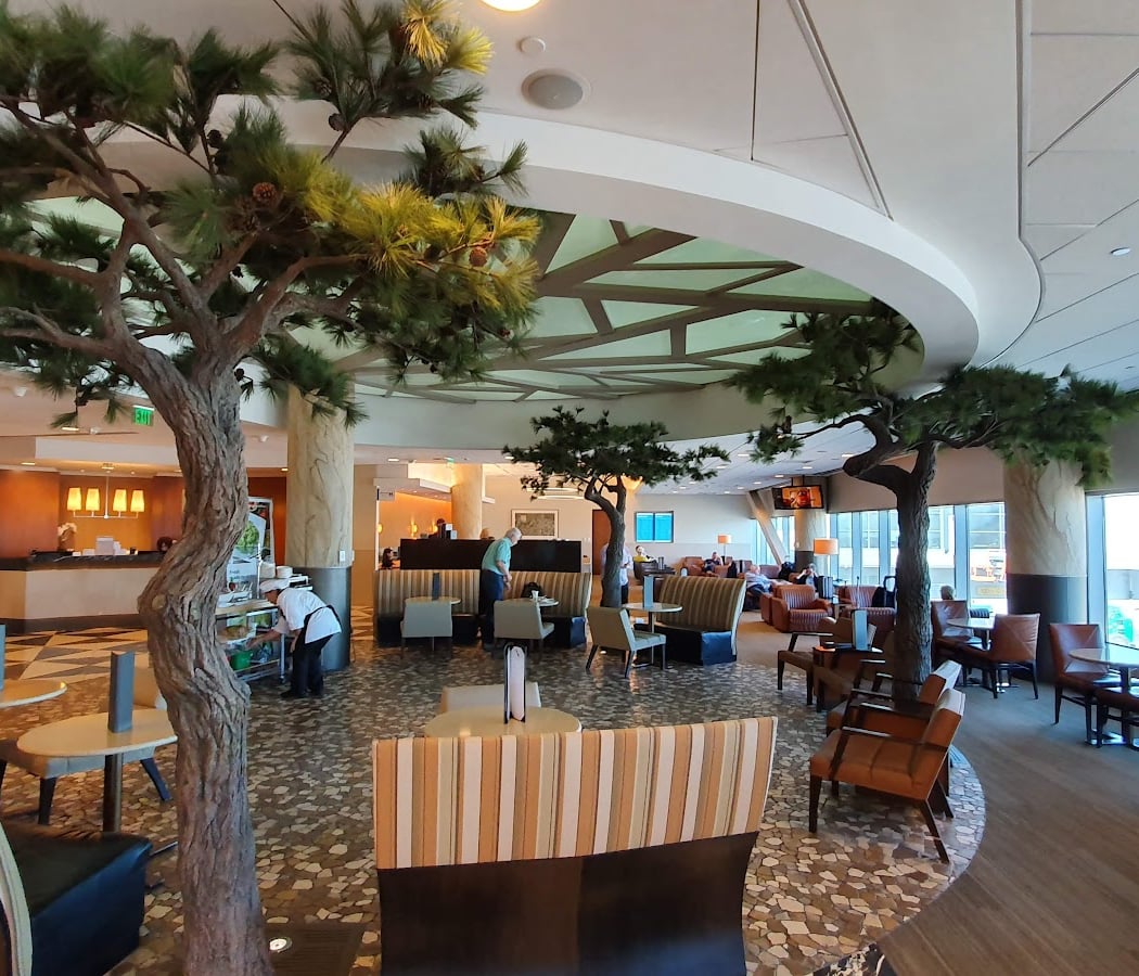 American Airlines Admirals Club 2