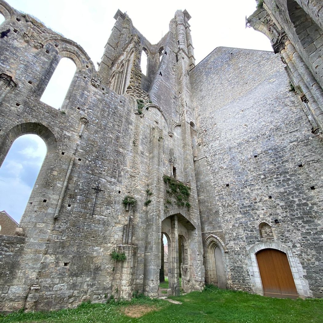 Larchant 3