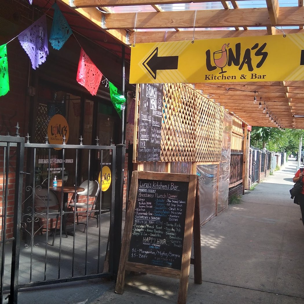 Luna's Kitchen & Bar 2