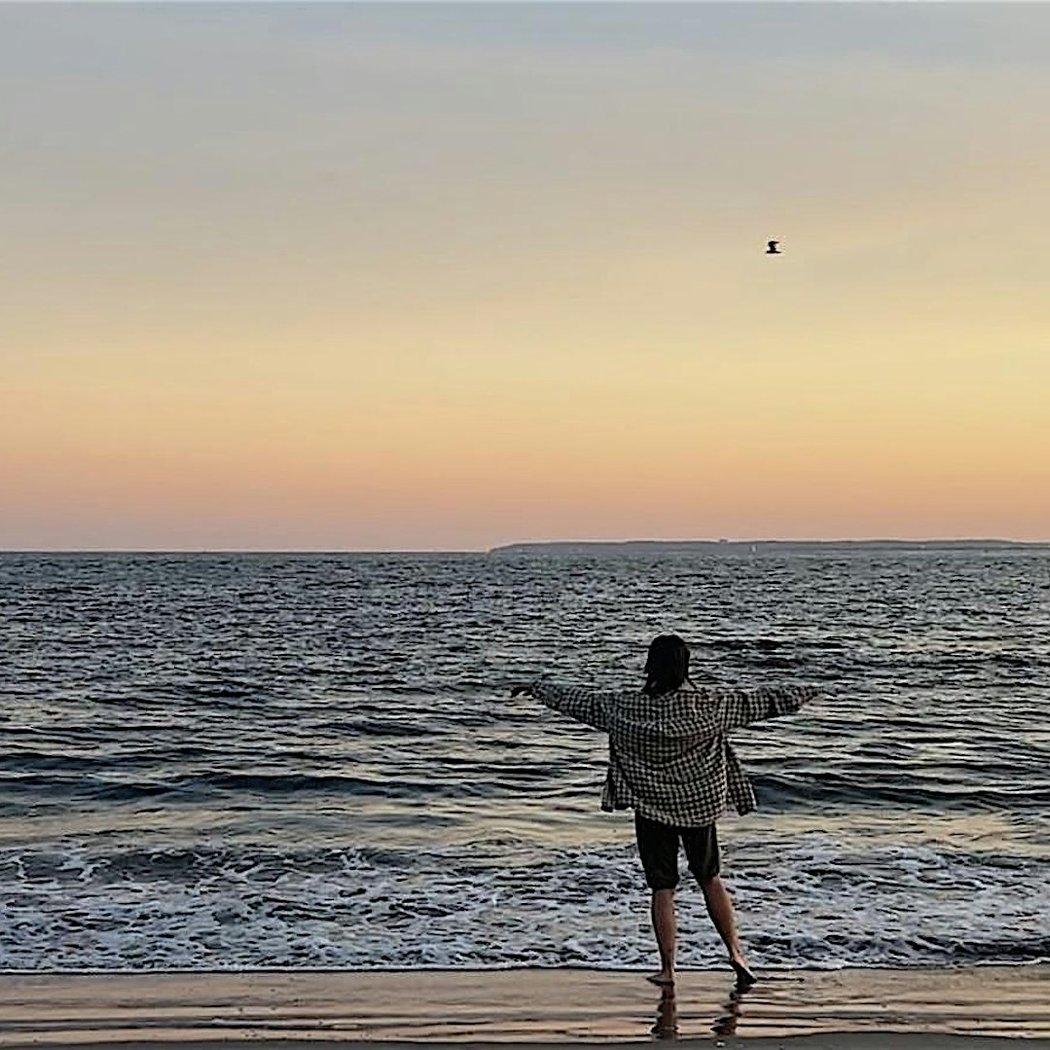 Waltzing with the Waves: Full Moon in Pisces Meditation