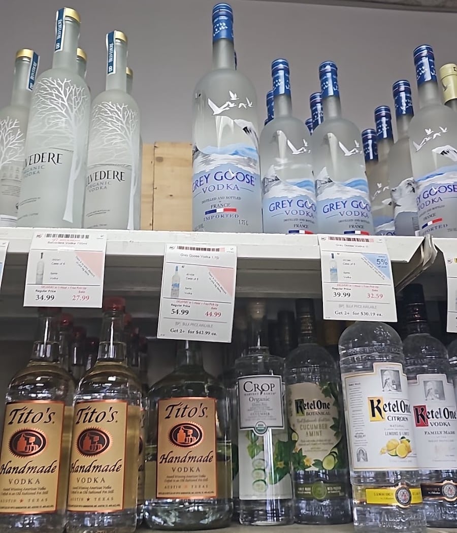 Williamsburg Wine & Liquors 1