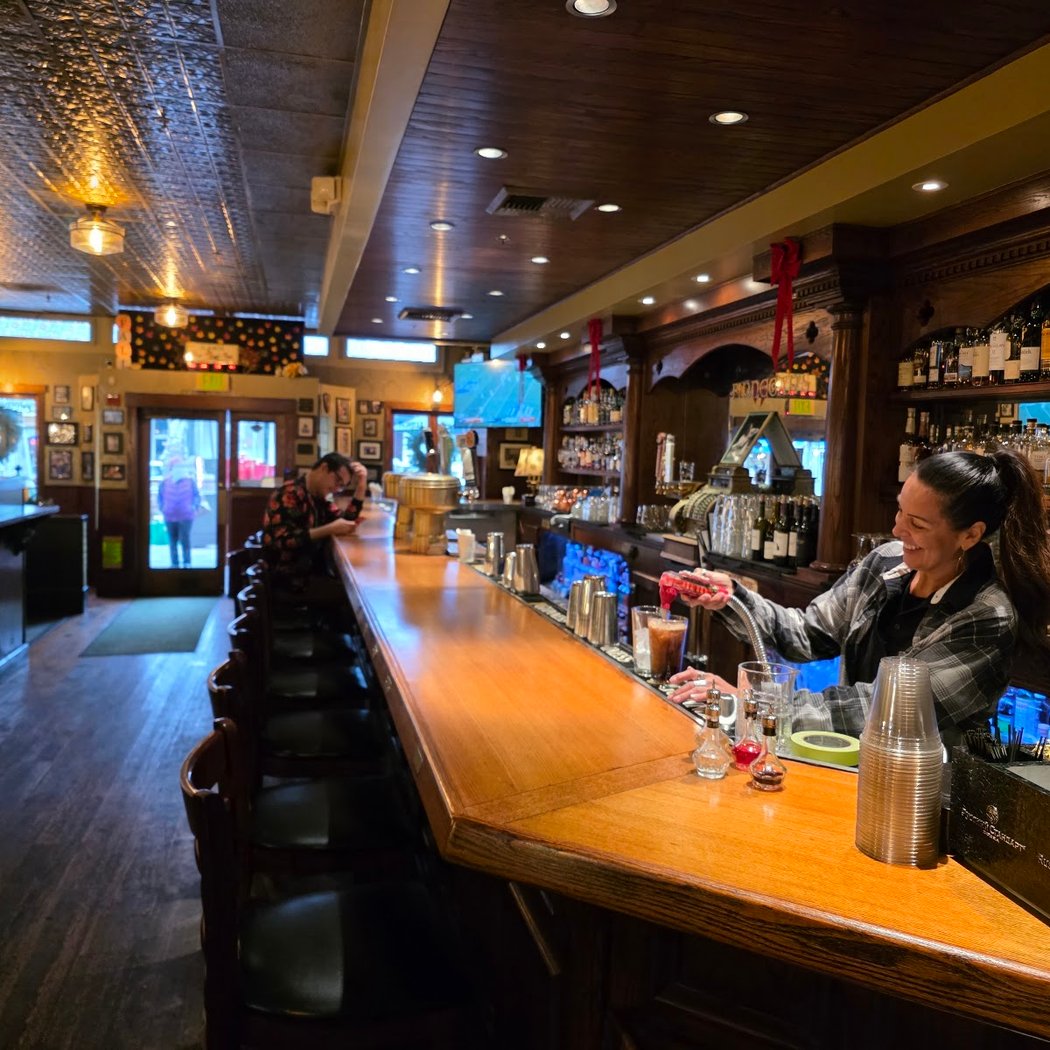 Live Music at Finnegans with Tyler Allen 3