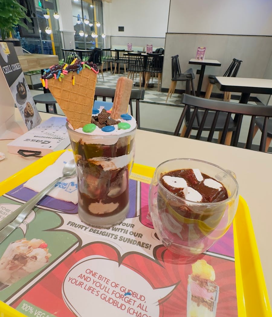 Polar Bear Ice Cream Sundaes - HSR 6th Sector 2