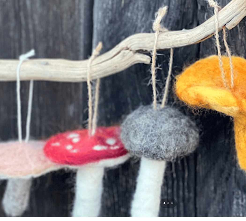 Highlow Larder Arts & Crafts Nigh 1