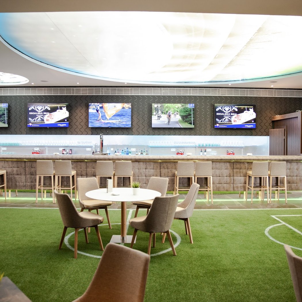 Admiral Arena Sport Bar 2