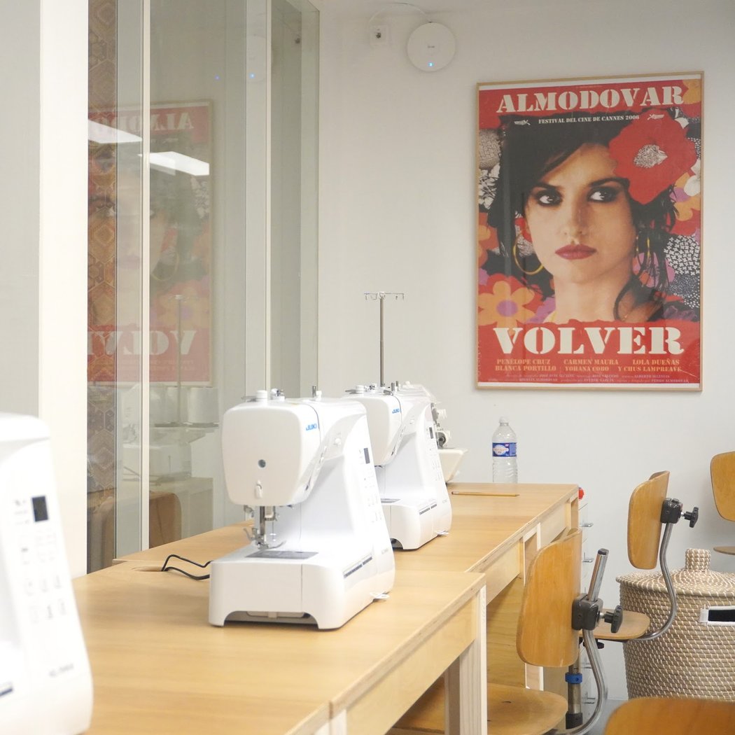 LA TEXTILERIE AU TLM : recyclerie textile, friperie et cours de couture 1