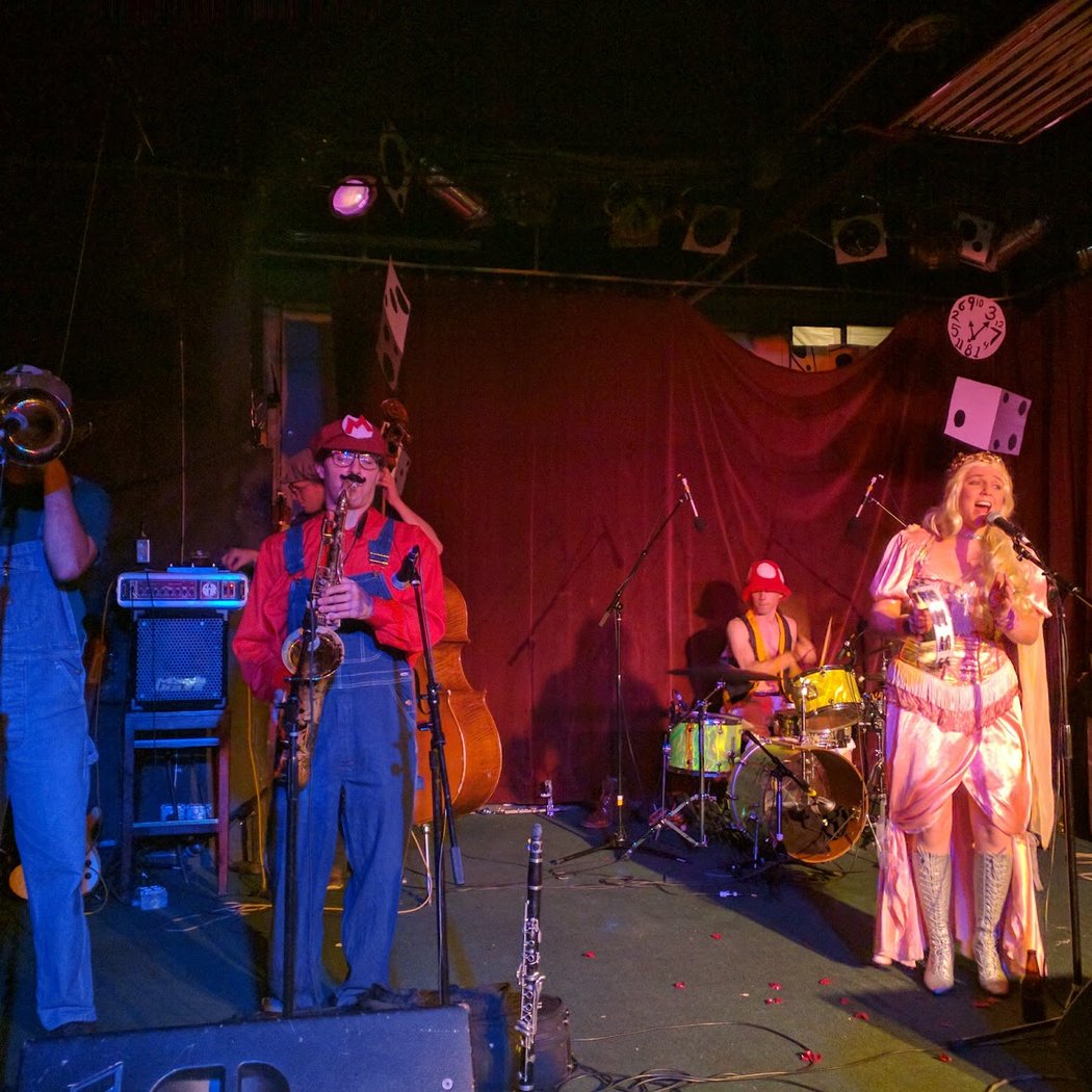 Annie O's Music Hall 1