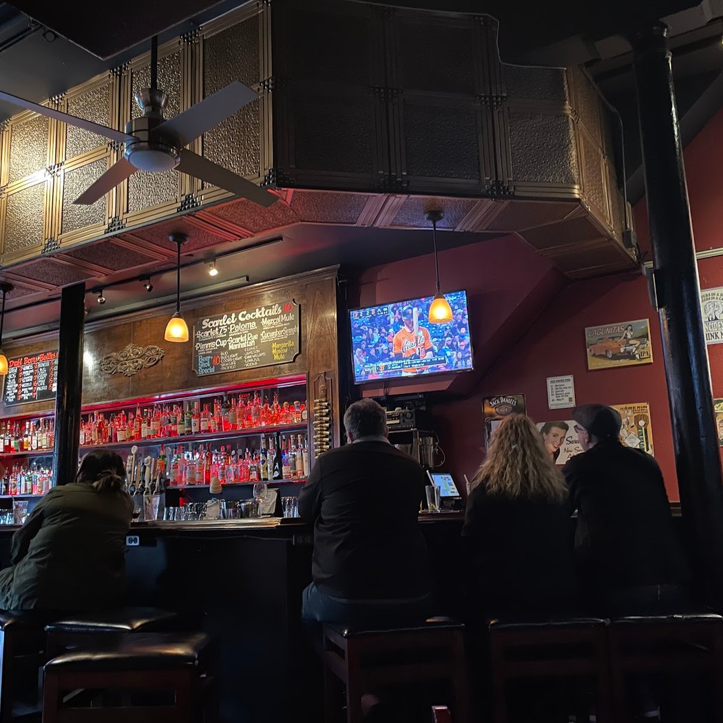 Scarlet Lounge 3