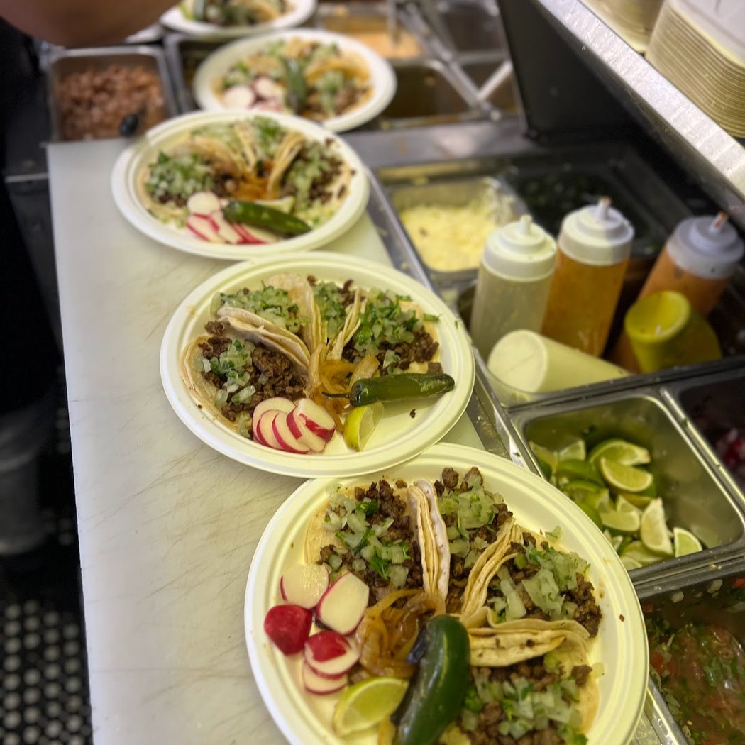 La Parrillada Feliz food truck Mexicana 2
