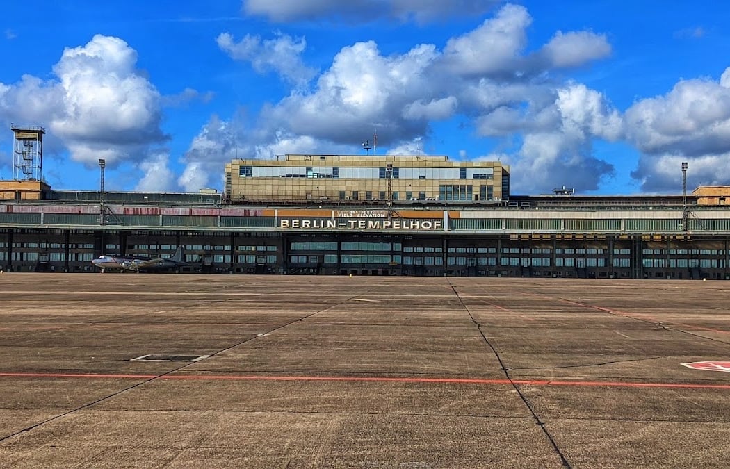 Die Geschichte des Fliegens in Tempelhof – Eine Erkundungsreise übers Tempelhofer Feld 1
