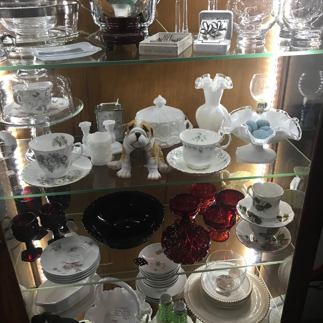 P-Town Antiques -n- Collectibles 1