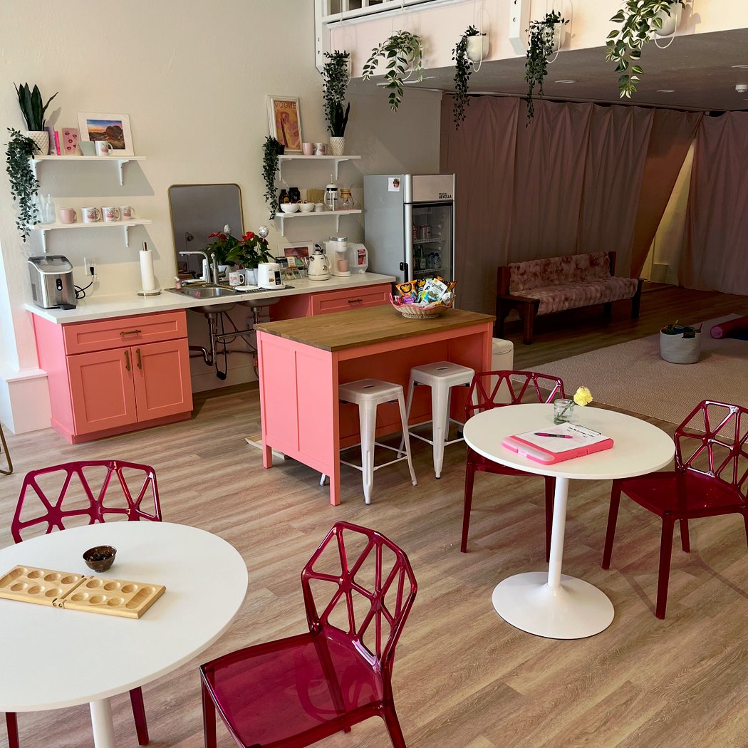 The B Lounge 2