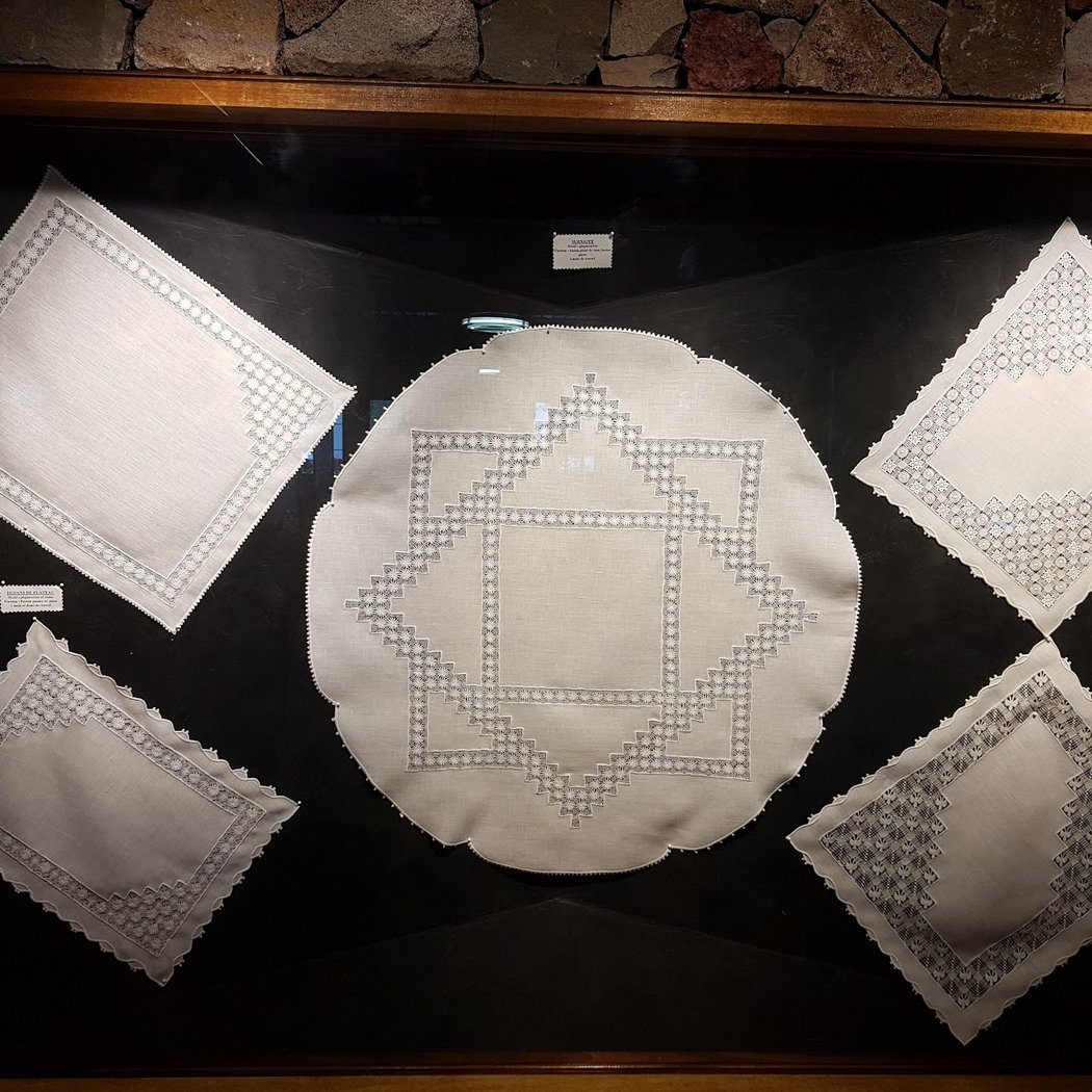 Maison De La Broderie 3