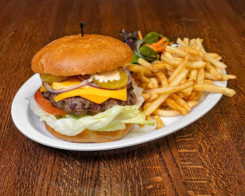 Ozzy's Grill & Cafe 3