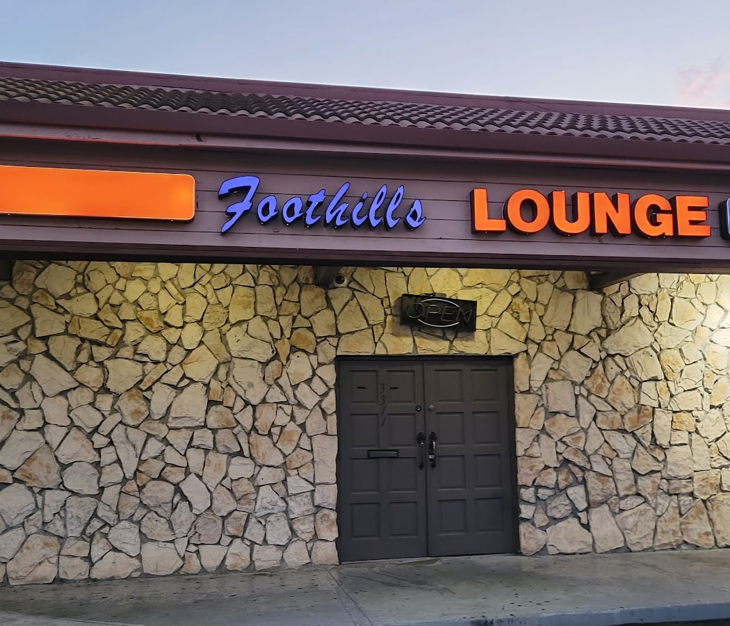 Foothill Lounge 2