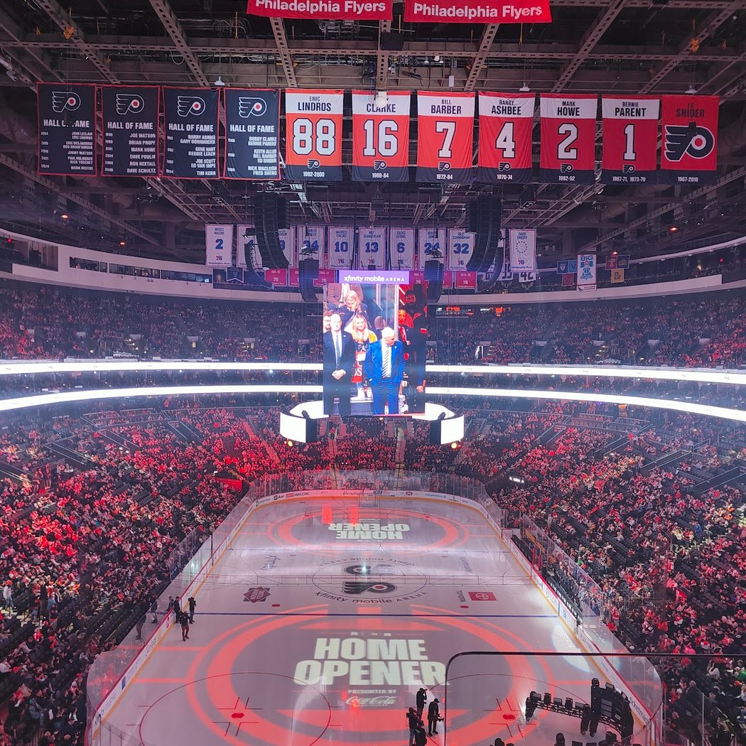 Hurricanes vs. Flyers 2